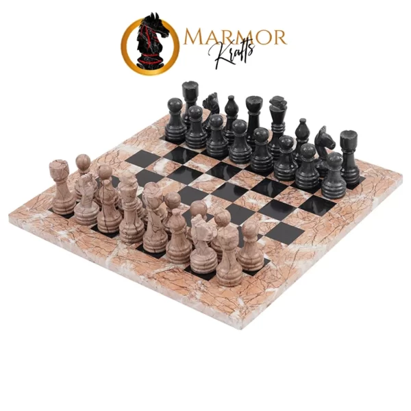 Marinara and Black Chess Set